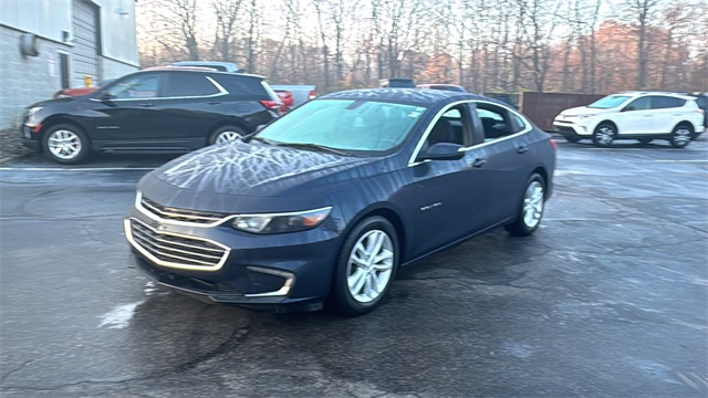 Used 2018 Chevrolet Malibu 1LT with VIN 1G1ZD5STXJF251132 for sale in Delaware, OH