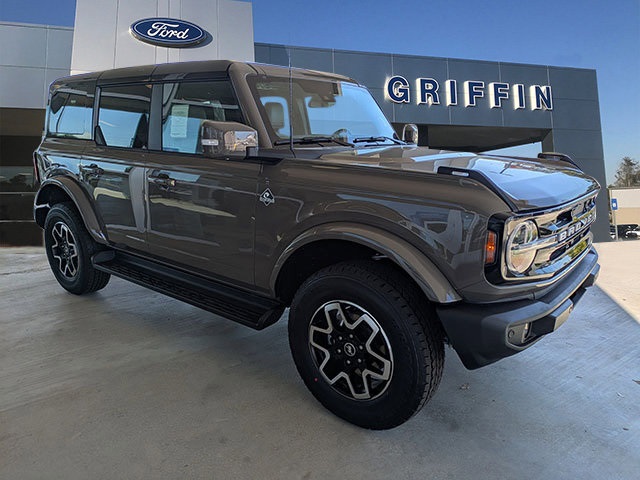 2025 Ford Bronco 4-Door Outer Banks's photo