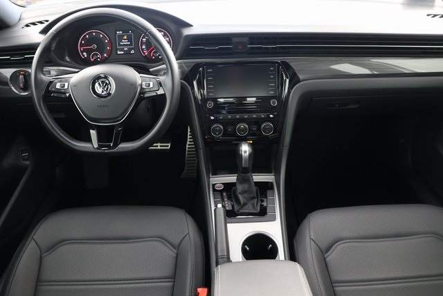 2022 Volkswagen Passat 2.0T R-Line photo 2