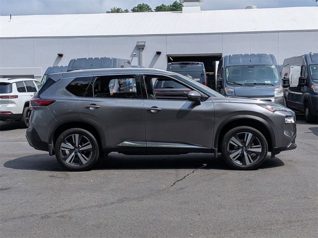 2023 Nissan Rogue SL photo 2