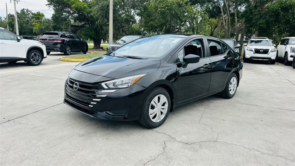 2025 Nissan Versa S photo 3