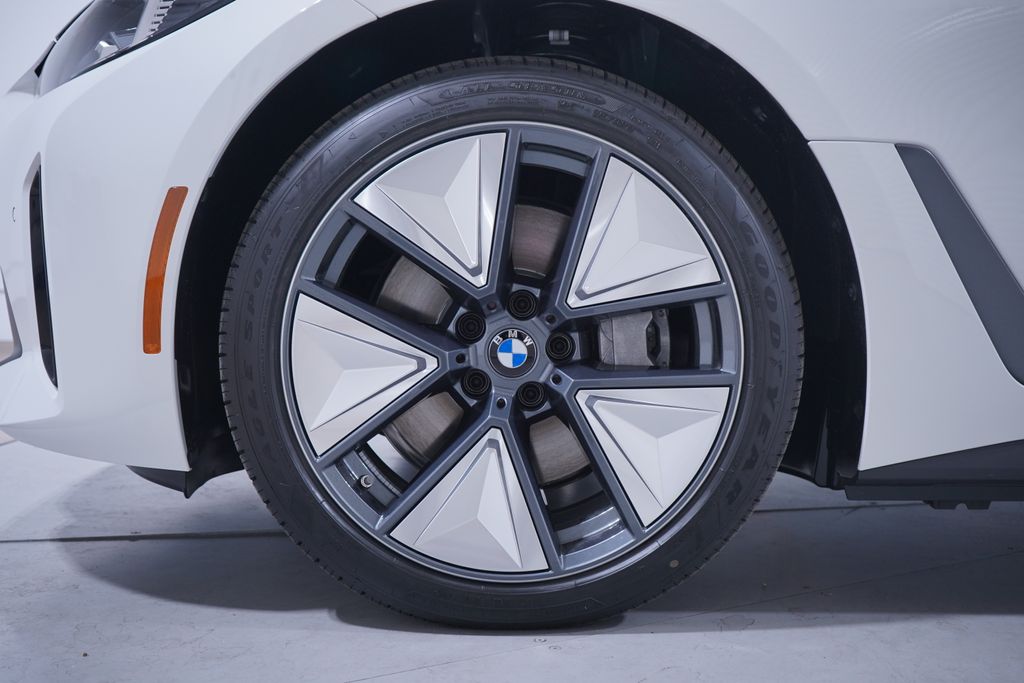 2025 Bmw i4 eDrive40 photo 2