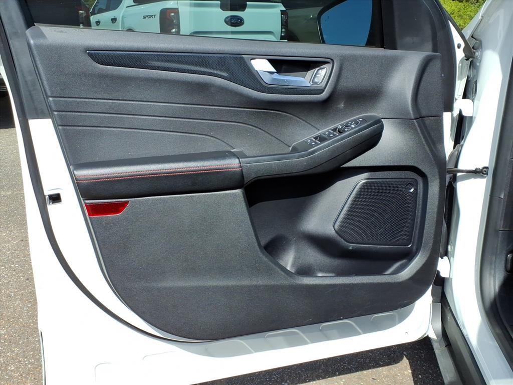 2024 Ford Escape ST-Line photo 3