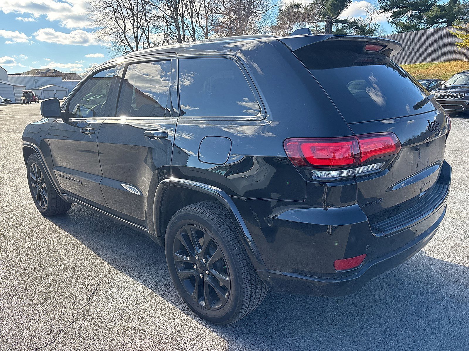 2018 Jeep Grand Cherokee Altitude photo 3
