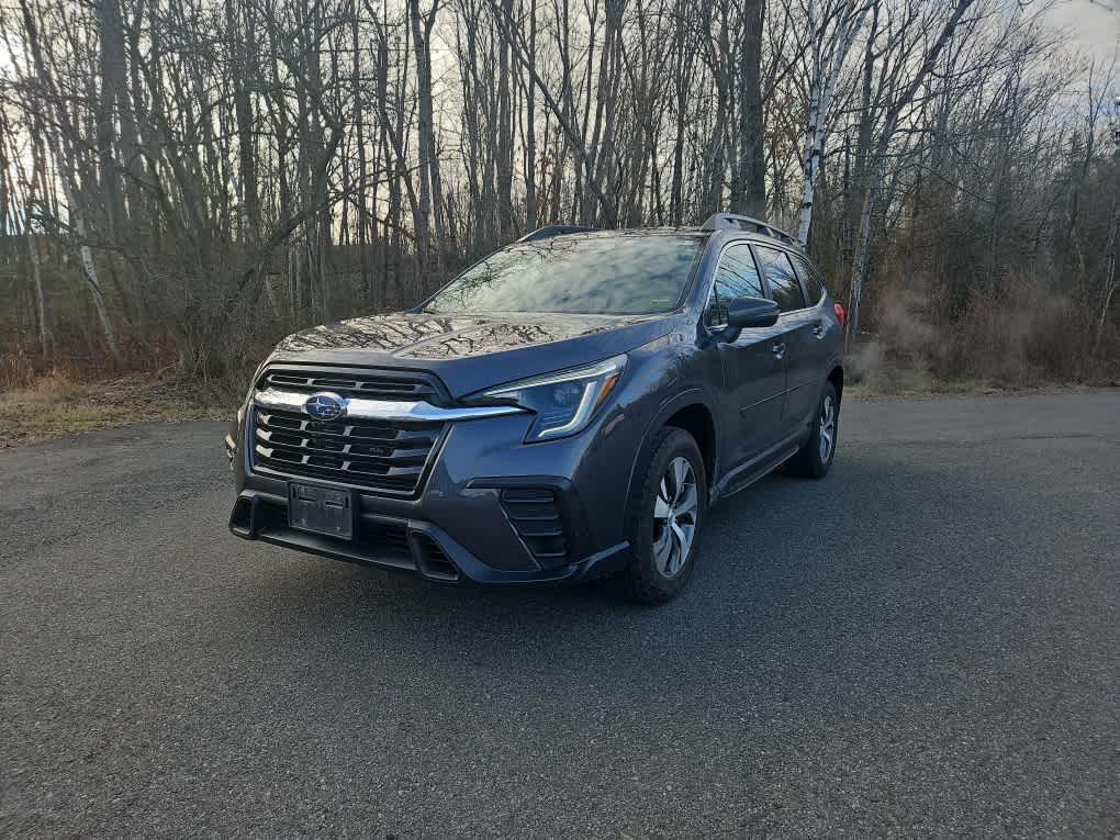 2023 Subaru Ascent Premium's photo