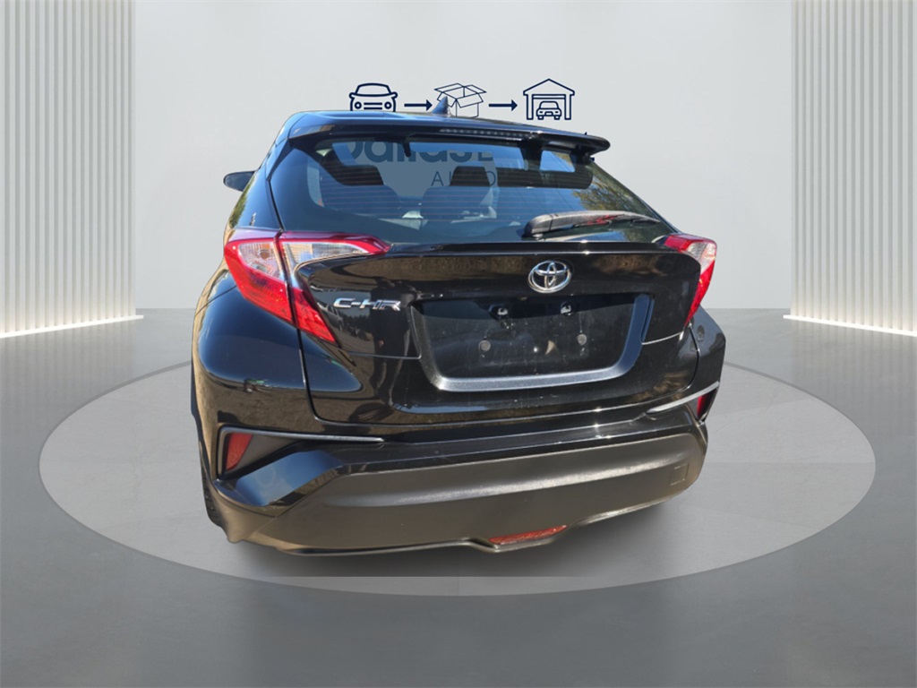 2018 Toyota C-HR XLE Premium photo 6