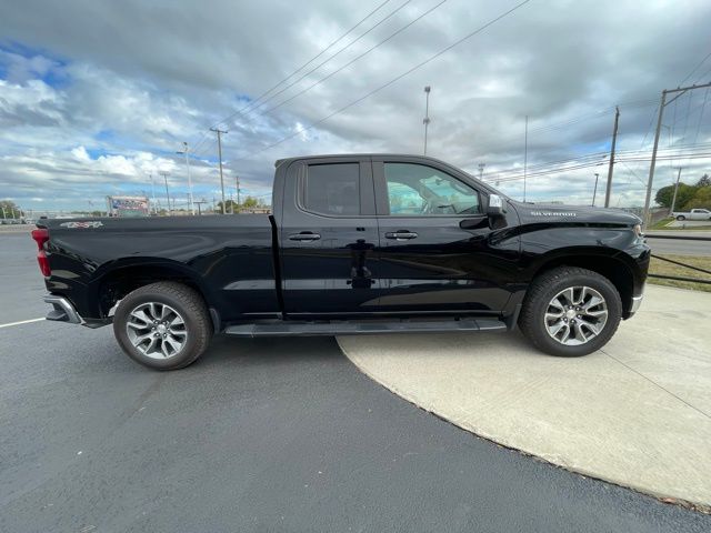 2022 Chevrolet Silverado 1500 LT photo 11