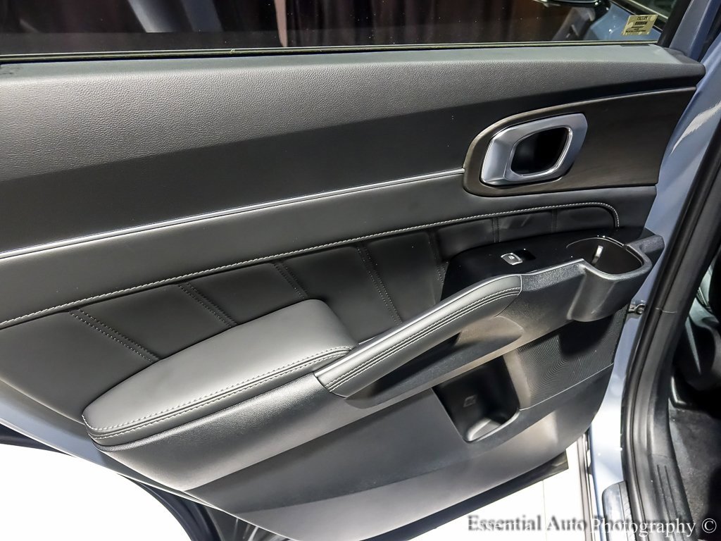 2025 KIA SORENTO - Image 30