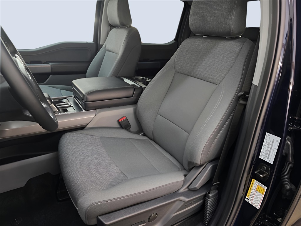 2024 Ford F-150 Lightning XLT photo 9