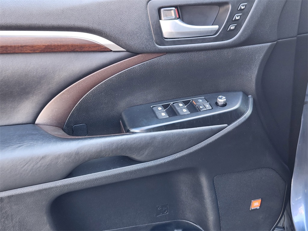 2014 Toyota Highlander Limited photo 12
