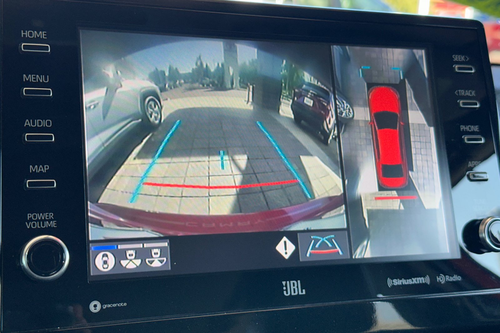 2023 Toyota Camry XLE photo 17