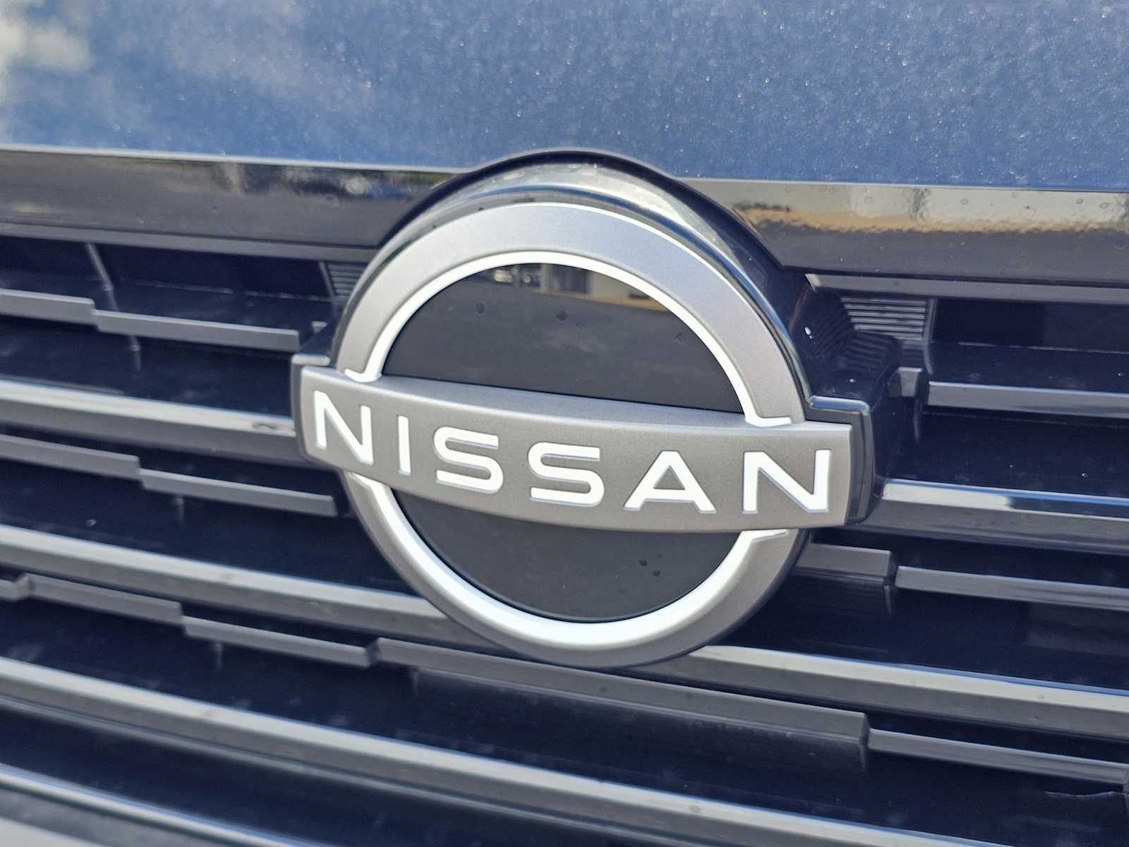 2025 Nissan Kicks SV photo 3