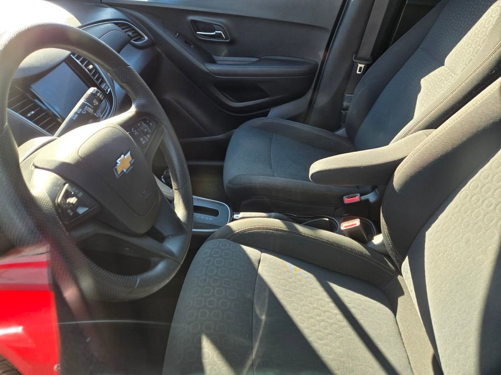 2020 Chevrolet Trax LS photo 4