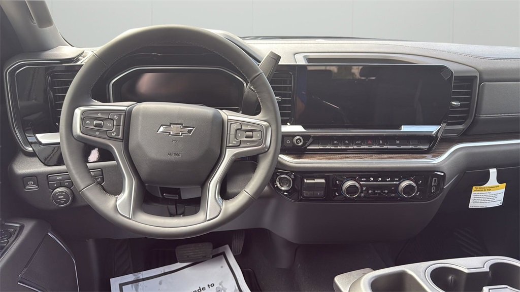 2025 Chevrolet Silverado 1500 RST photo 8