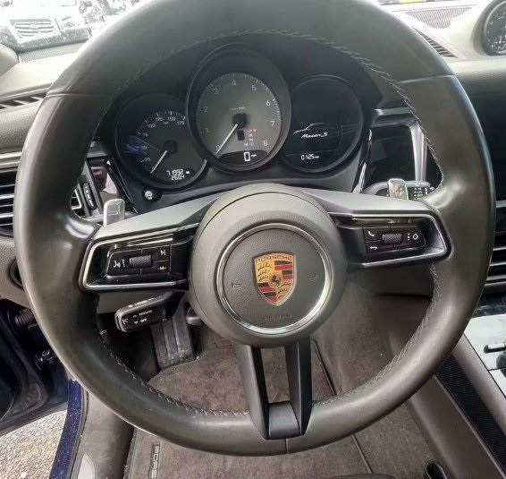 2022 PORSCHE MACAN - Image 3