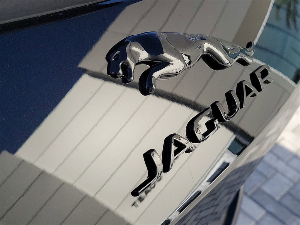 2026 Jaguar F-PACE P250 R-Dynamic S photo 9