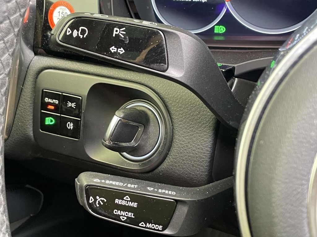 2020 Porsche Cayenne Base photo 38