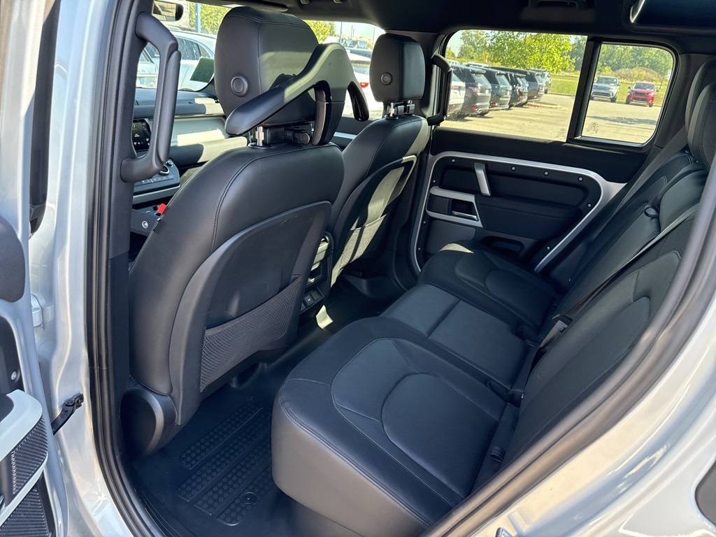 2023 Land Rover Defender 110 X-Dynamic SE photo 14