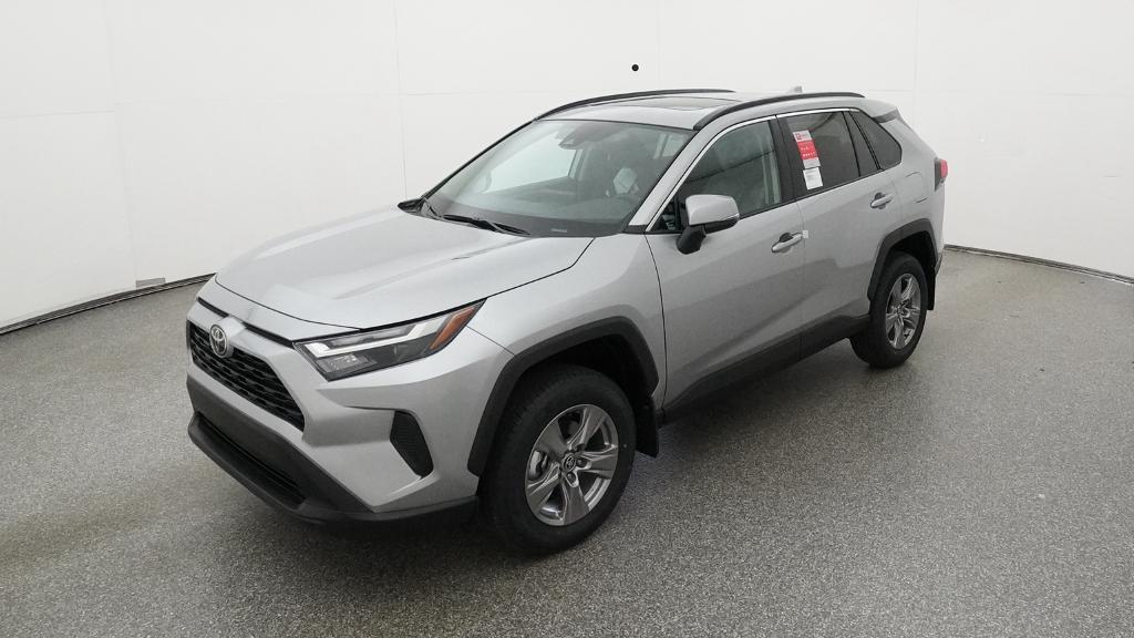 2025 Toyota RAV4 XLE's photo