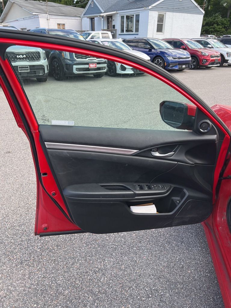 2019 Honda Civic Sport photo 9
