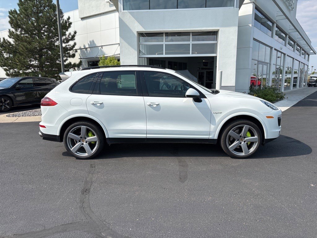 2017 Porsche Cayenne S photo 6