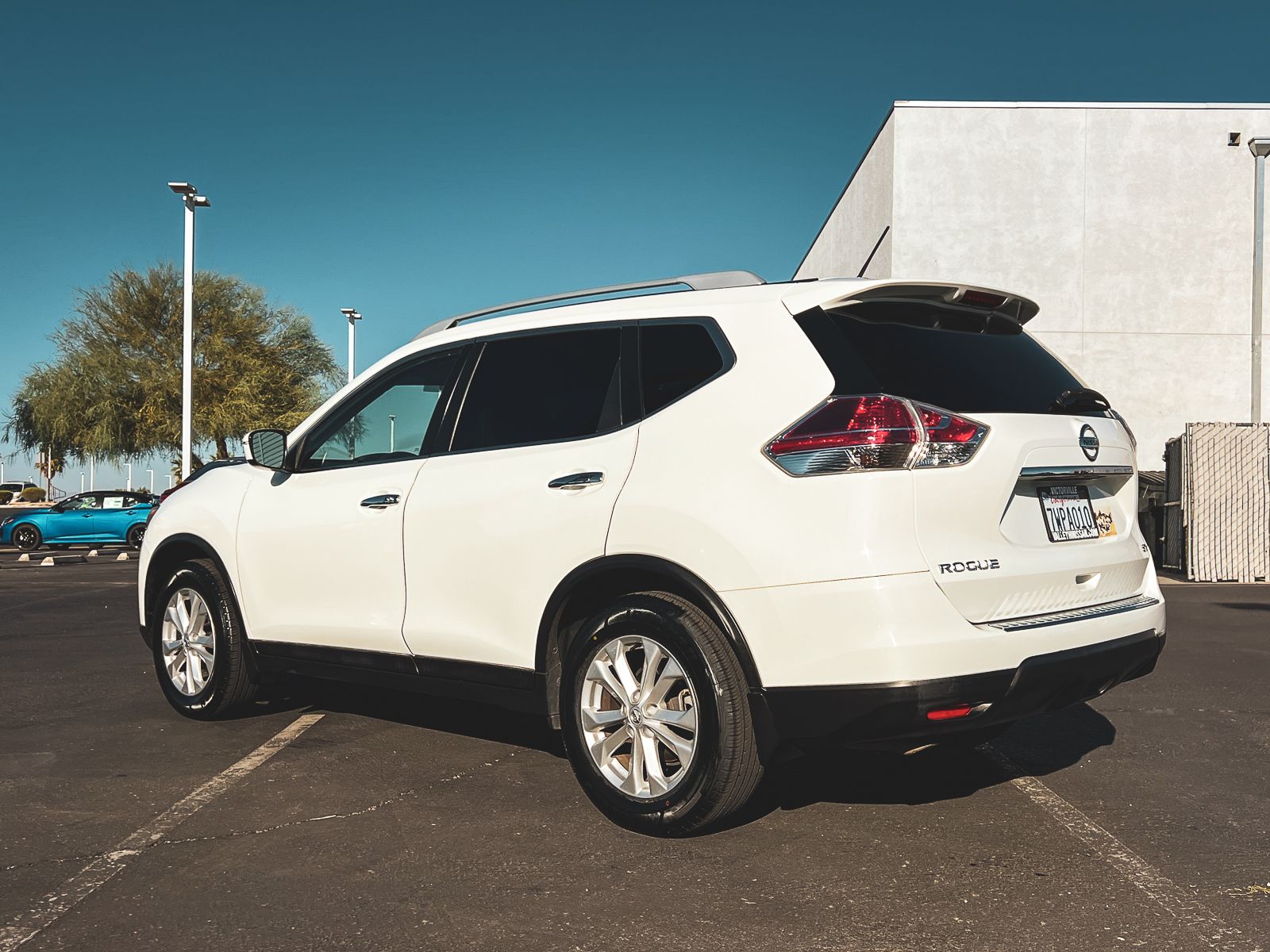 2016 Nissan Rogue SV photo 4