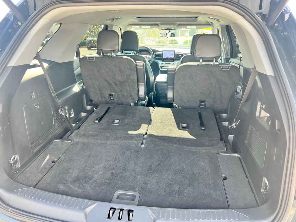 2023 Ford Explorer XLT photo 23