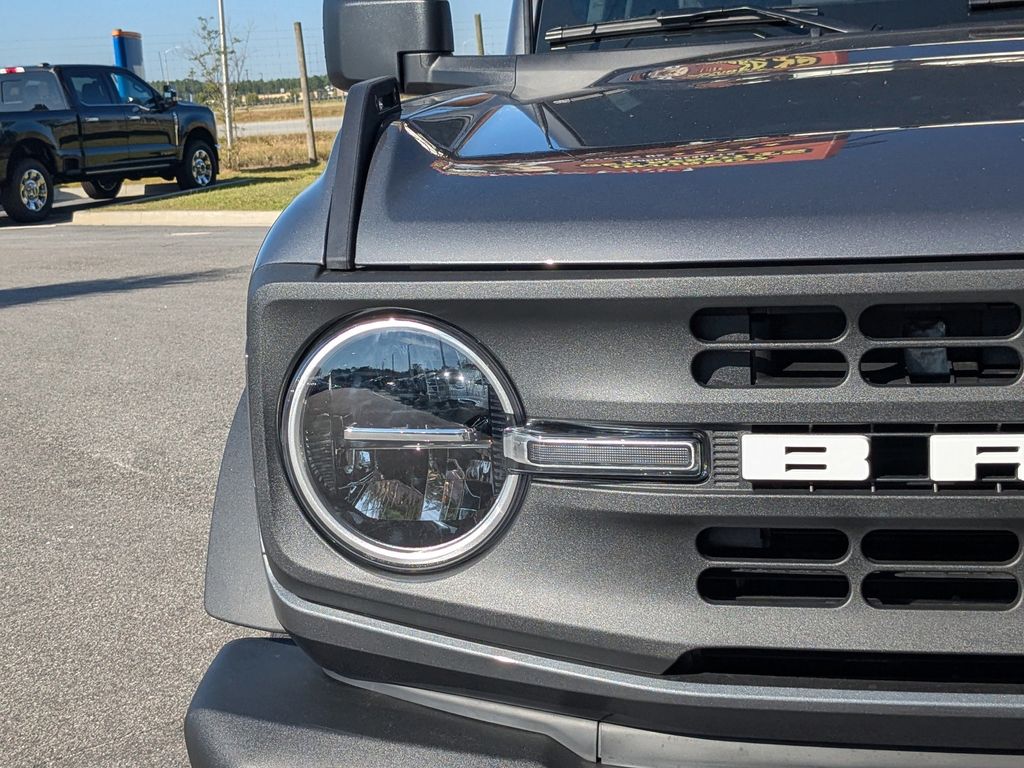 2025 Ford Bronco Base photo 10