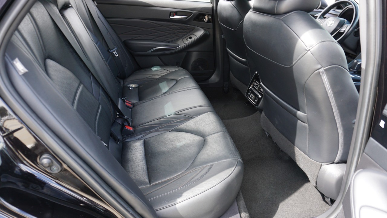 2021 Toyota Avalon Limited photo 30