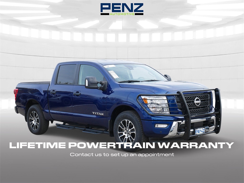 2023 Nissan Titan SV's photo