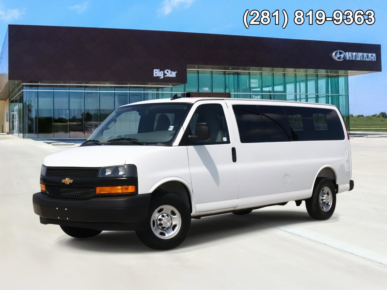 2025 Chevrolet Express Passenger LS's photo