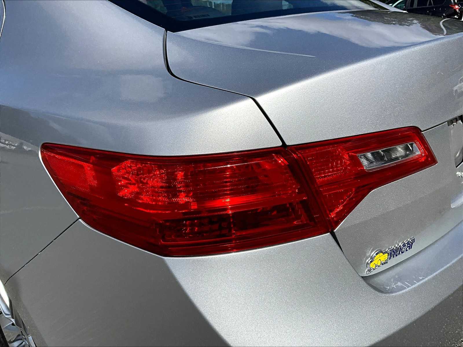 2013 Acura ILX 2.0L photo 32