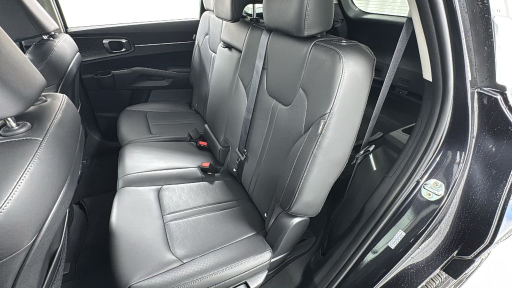 2026 Kia Sorento EX photo 12