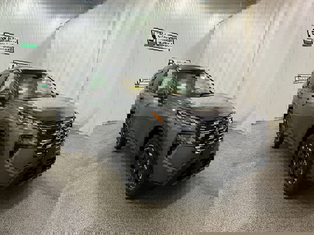 2026 Nissan Rogue SV's photo