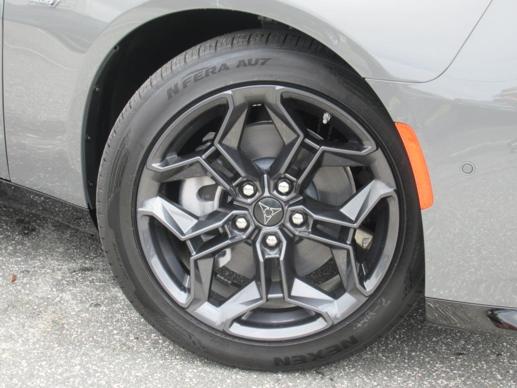 2025 Dodge Charger R/T photo 8