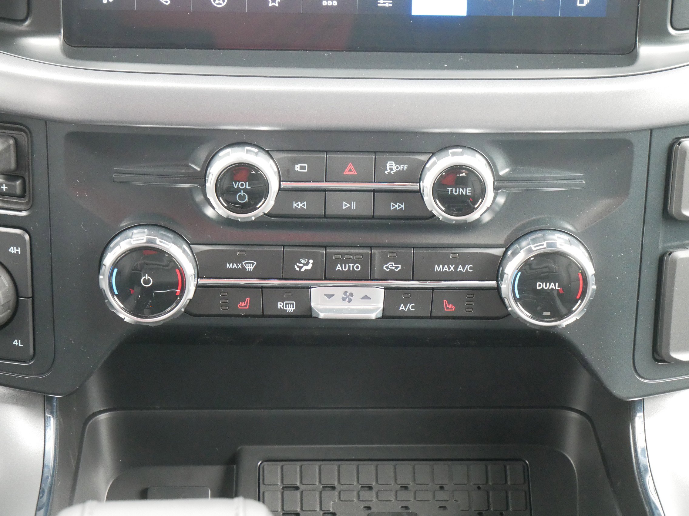 2025 Ford F-150 XLT photo 10