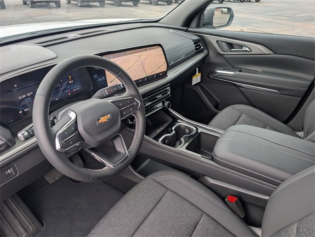 2025 Chevrolet Traverse photo 10