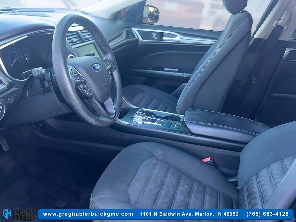 2017 Ford Fusion SE photo 12