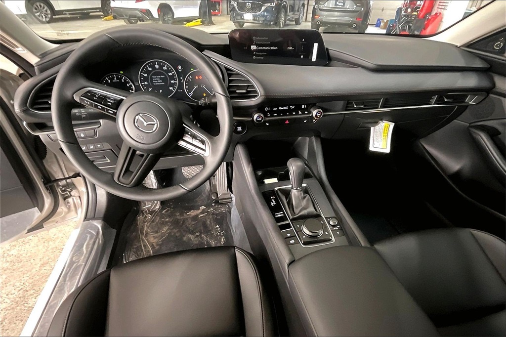 2026 MAZDA MAZDA3 - Image 4
