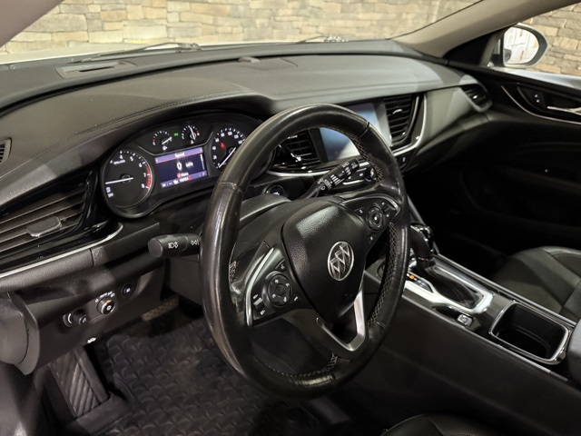 2018 Buick Regal TourX Essence photo 28