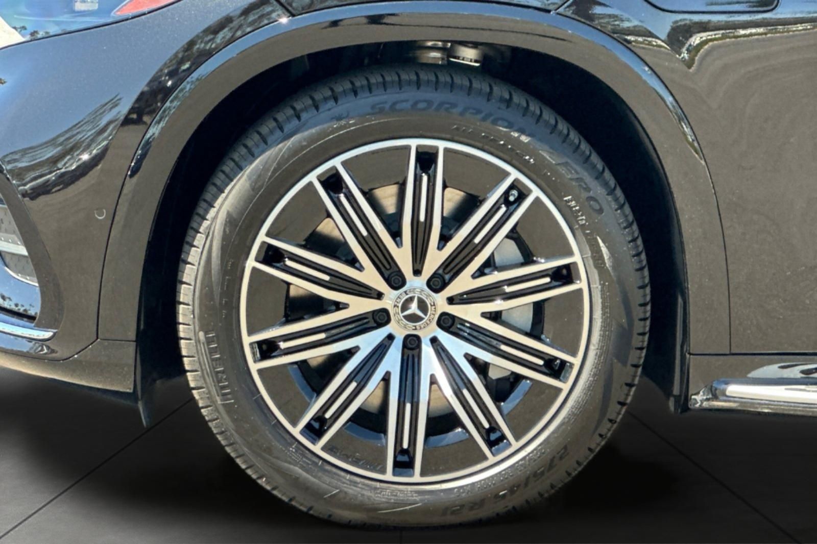 2026 Mercedes Benz EQS SUV 450 4MATIC photo 5