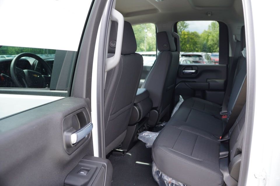 2026 Chevrolet Silverado 2500HD Custom photo 9