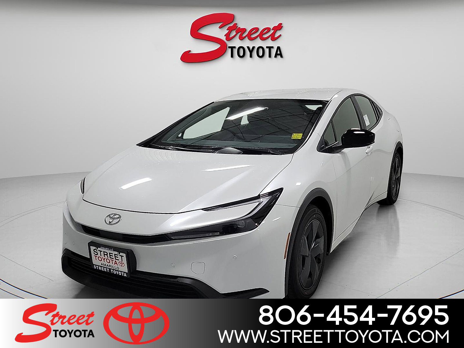 2026 Toyota Prius LE's photo