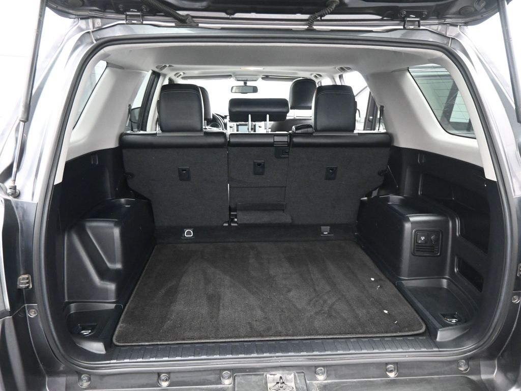 2014 Toyota 4Runner SR5 photo 7