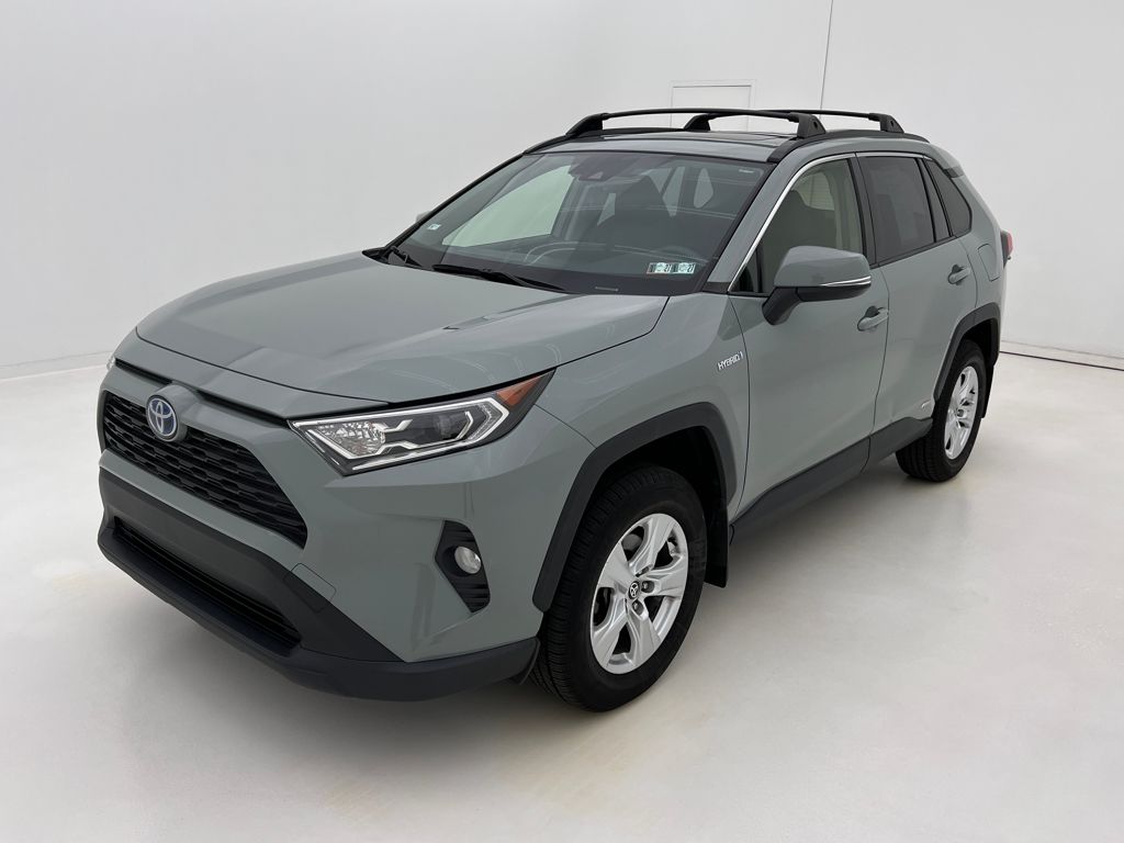 2021 Toyota RAV4 Hybrid XLE photo 3