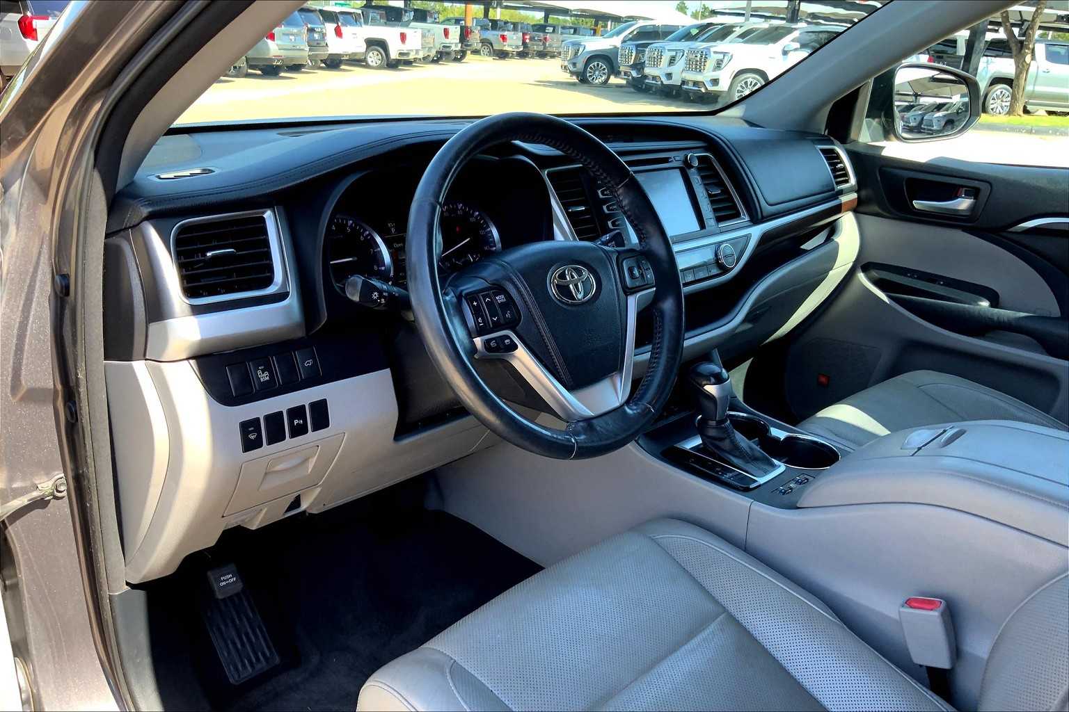 2014 Toyota Highlander Limited photo 14