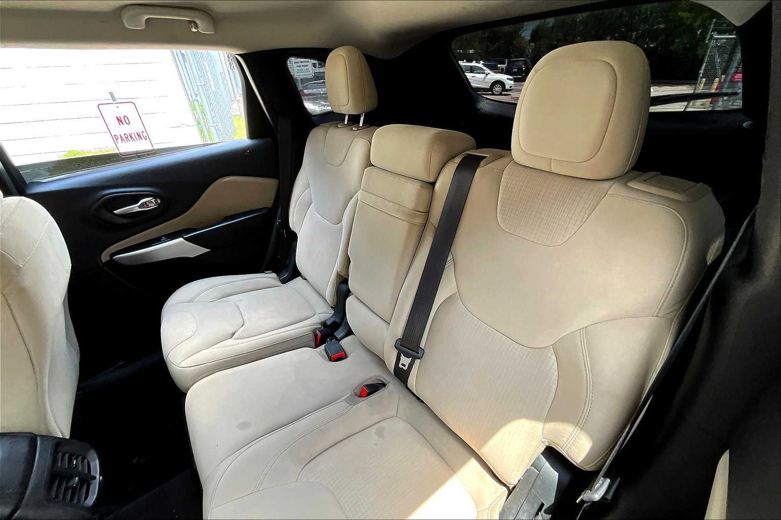 2017 Jeep Cherokee Latitude photo 17