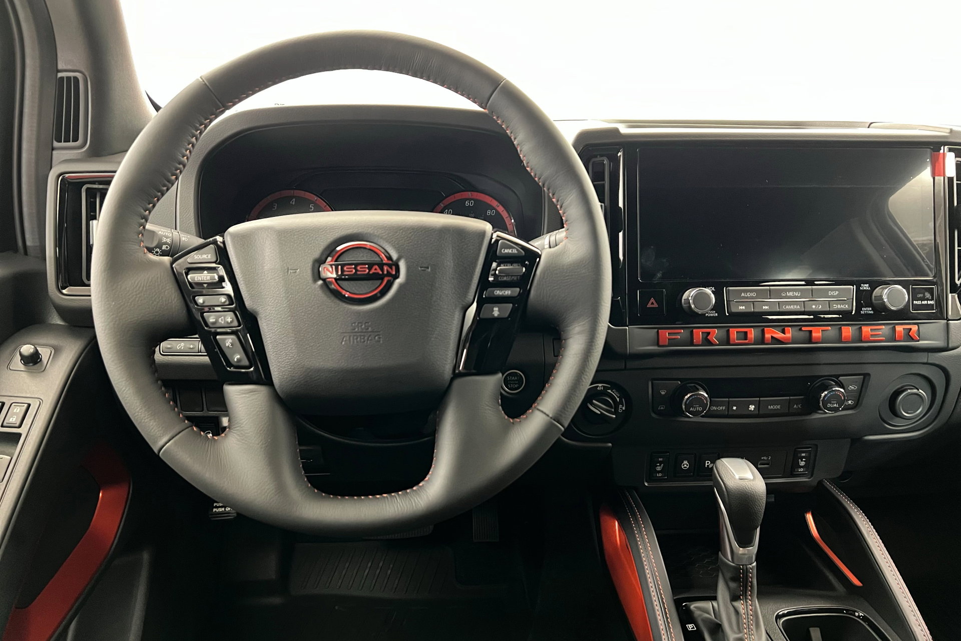2025 Nissan Frontier PRO-4X photo 12