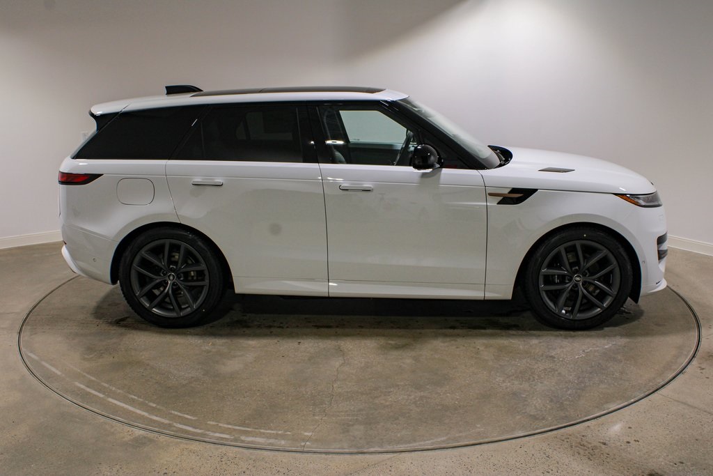 2025 Land Rover Range Rover Sport SE photo 6