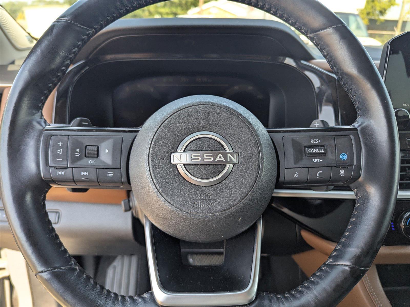 2022 Nissan Pathfinder Platinum photo 28